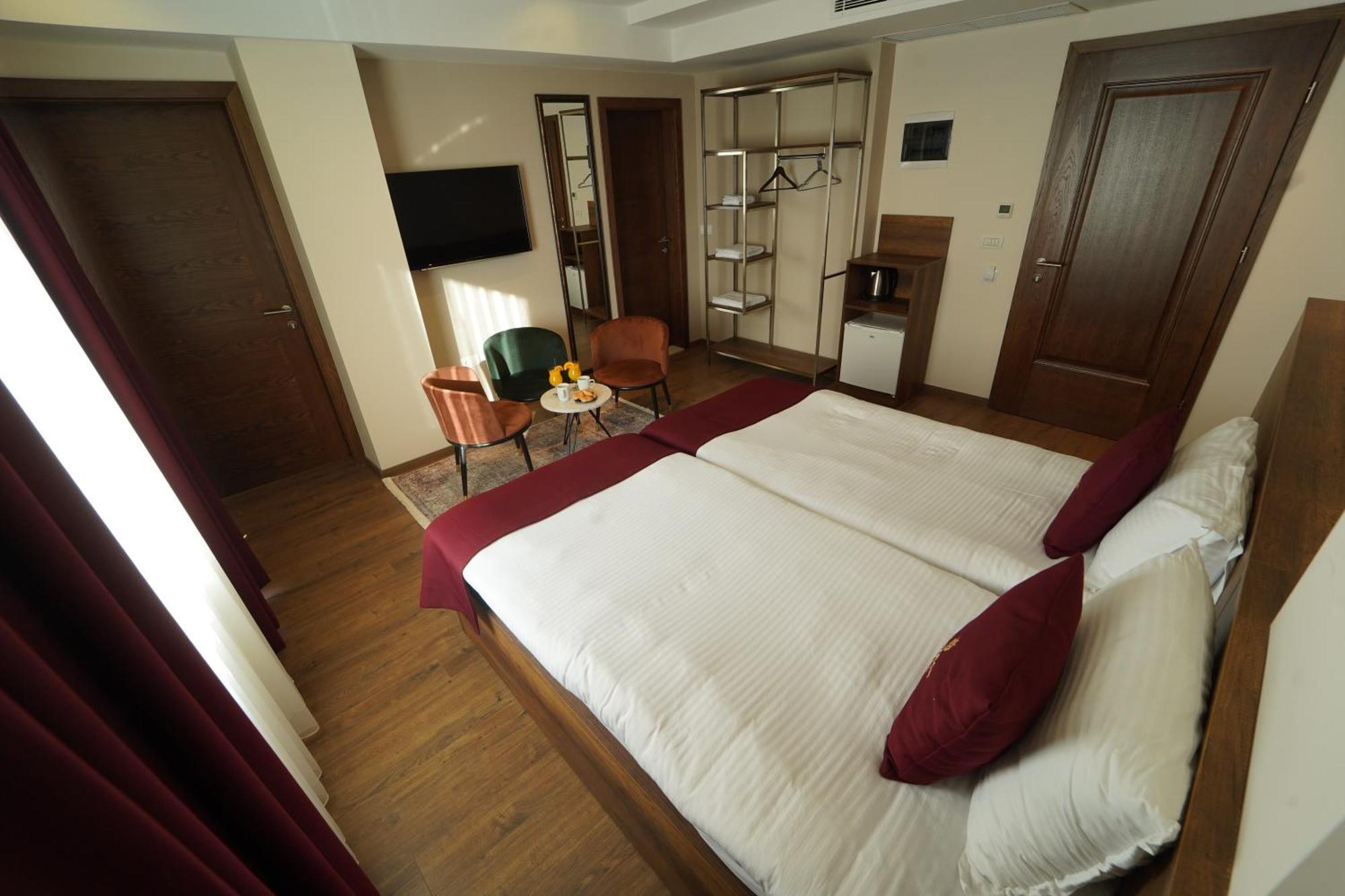 Monarch Hotel Prizren Kültér fotó