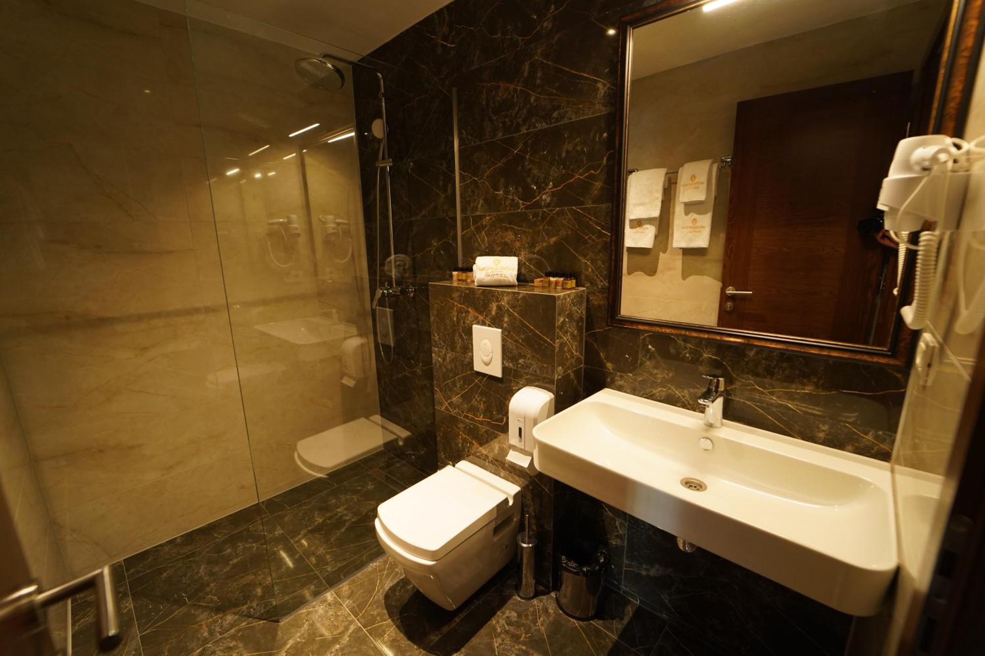 Monarch Hotel Prizren Kültér fotó