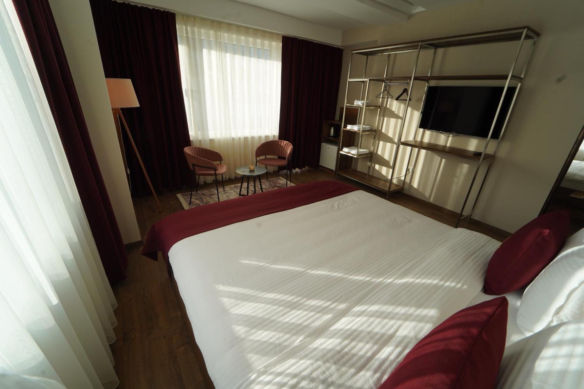 Monarch Hotel Prizren Kültér fotó
