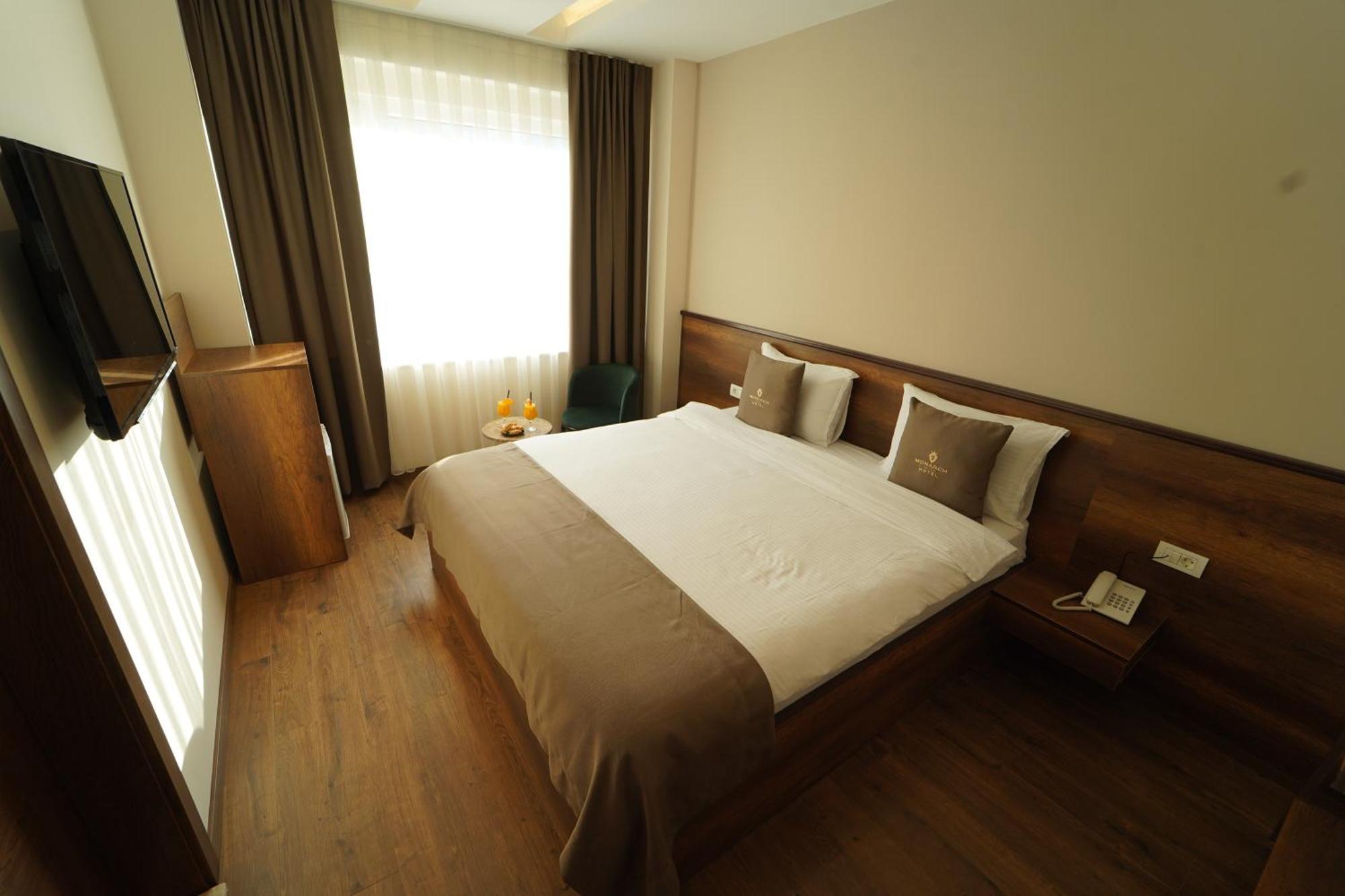 Monarch Hotel Prizren Kültér fotó